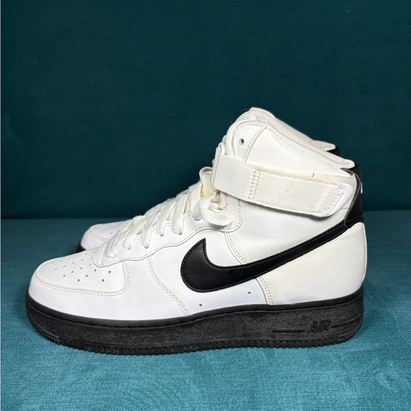 Nike Air Force 1 High White Black Midsole Mens size 8
